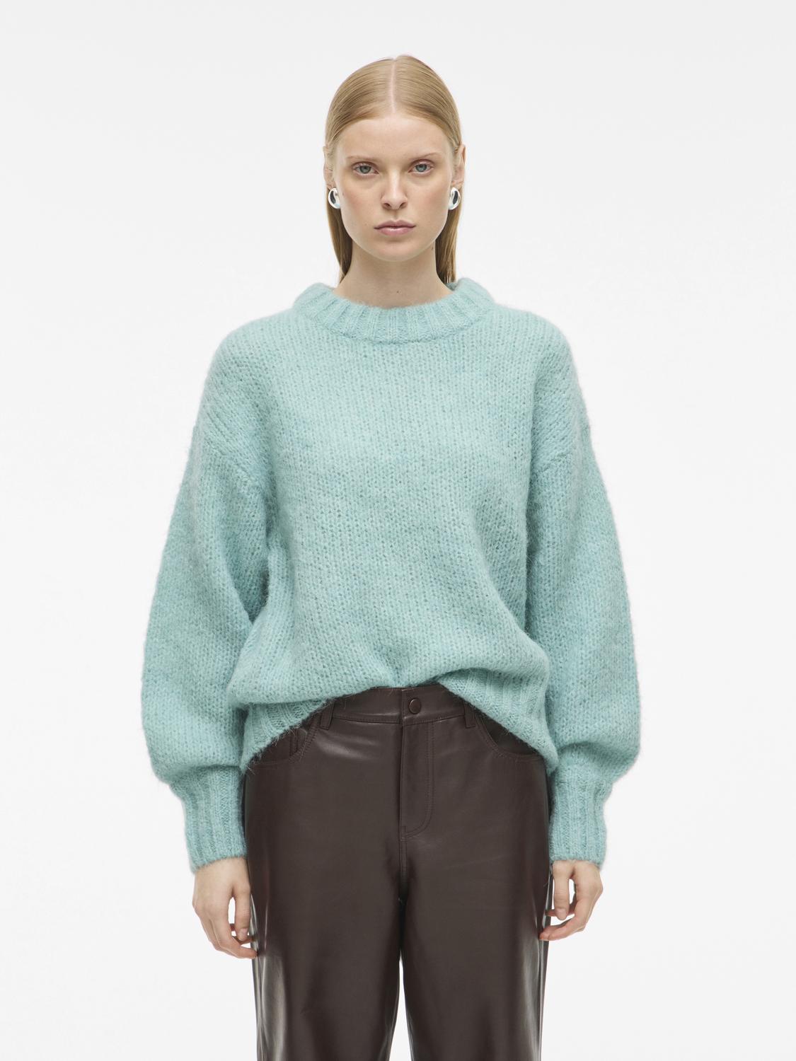 model_shot-front